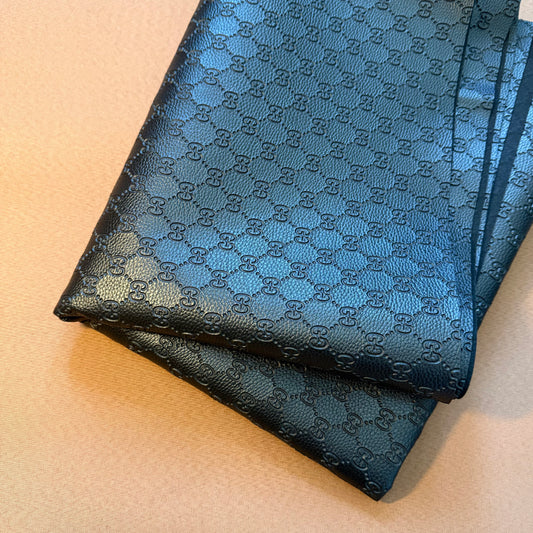 GG INWARD EMBOSSED LOGO LEATHER